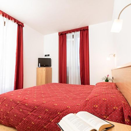 Hotel Posta 코마노테르메 외부 사진