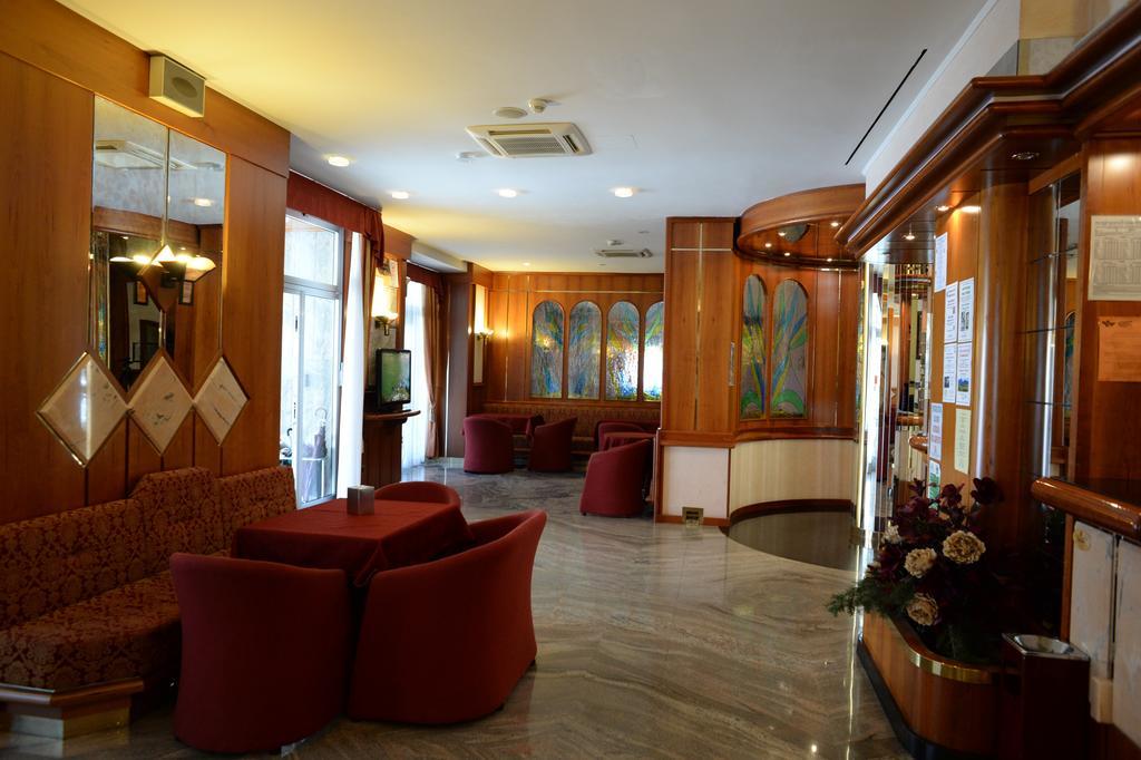 Hotel Posta 코마노테르메 외부 사진