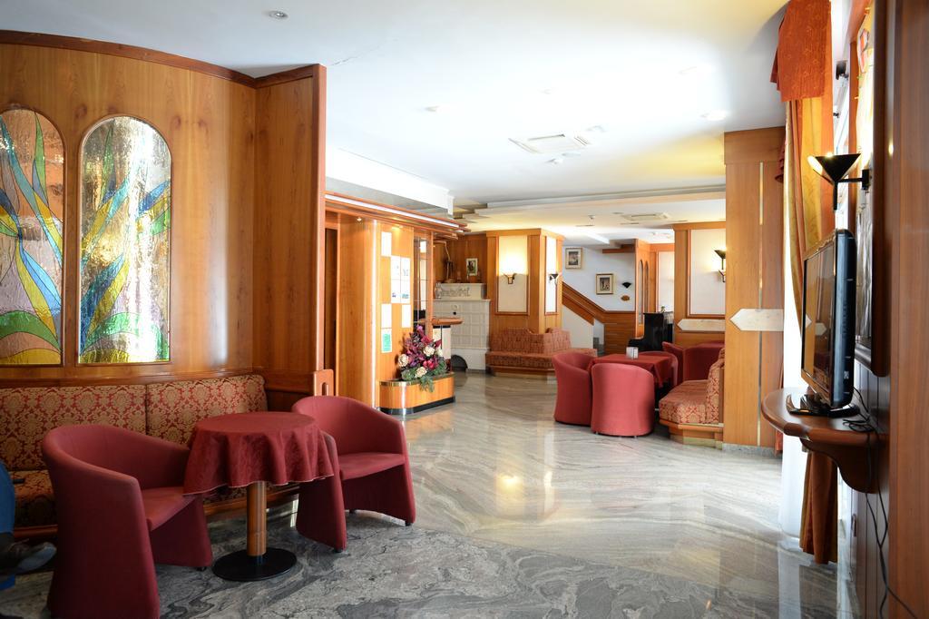 Hotel Posta 코마노테르메 외부 사진